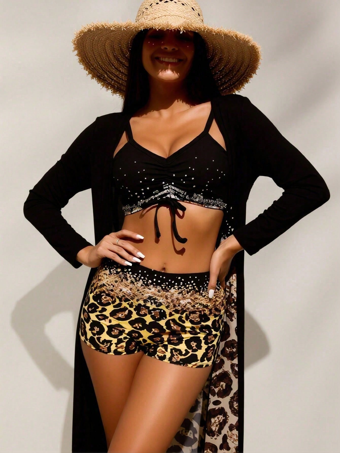 Damen-Bikinioberteil in Schwar – Shorts Bewertung und Preis